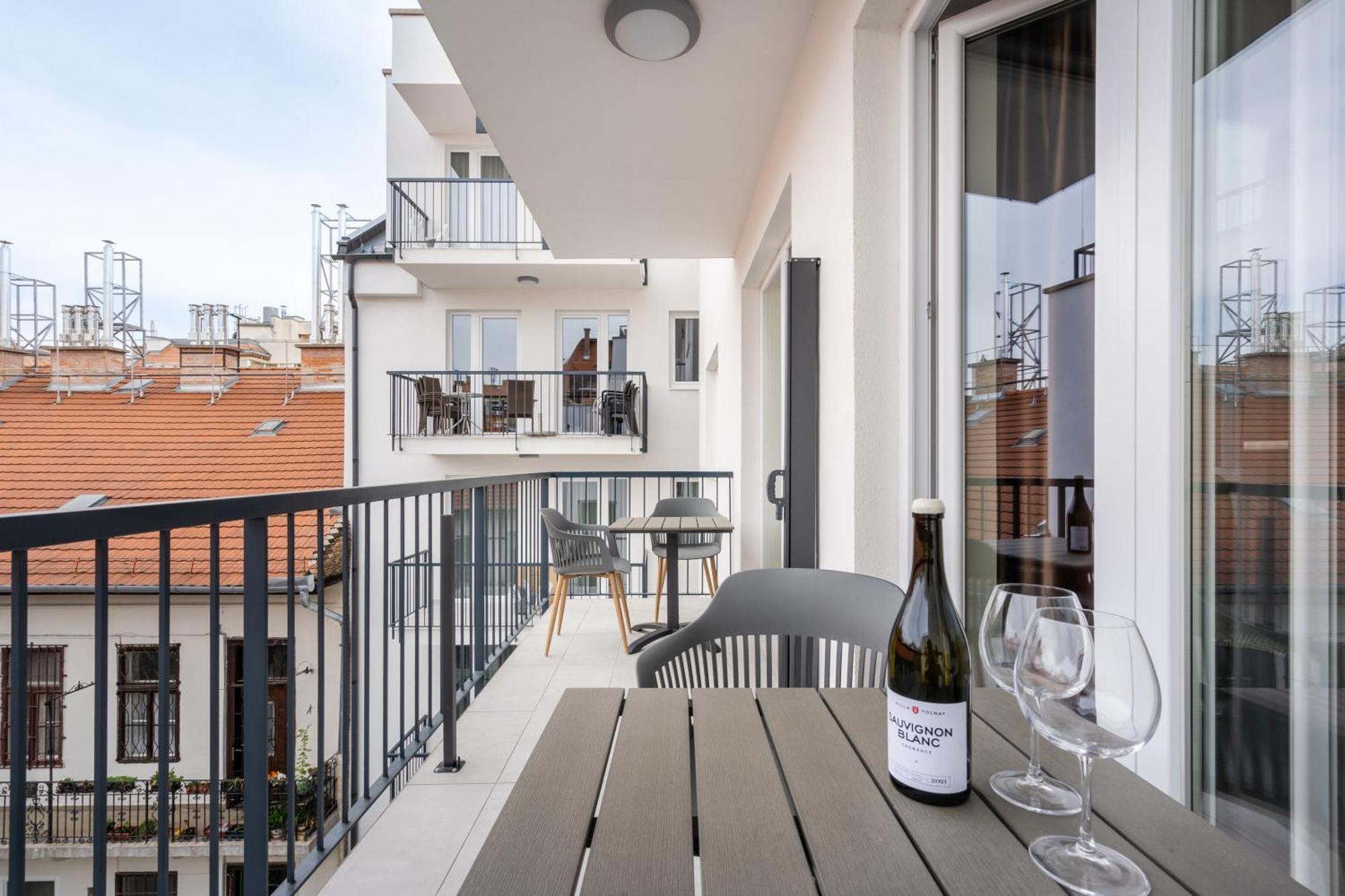 The Rose Garden Budapest Apartments Экстерьер фото
